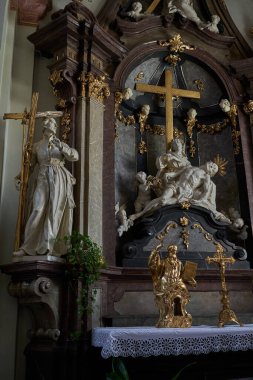 Uherske Hradiste, Çek Cumhuriyeti - 11 Eylül 2021 - Masaryk Meydanı 'ndaki Slovakya şarap şenlikleri sırasında Xavier Barok Kilisesi' nin iç mekanı                                  