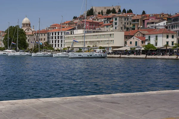 Sibenik Kroatië Mei 2022 Zeer Aantrekkelijke Sibeniks Promenade Een Zonnige — Stockfoto