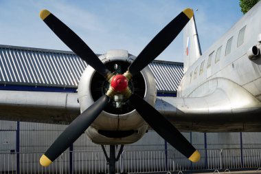 Prag, Çek Cumhuriyeti - 17 Haziran 2022 - Havacılık Müzesi Kbely - Avia Av-14T - nakliye uçağı -1950                               