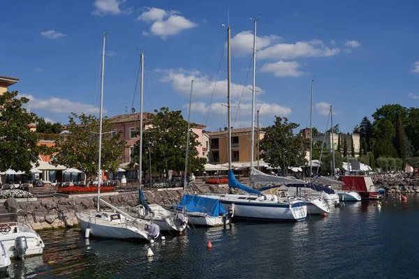 Bardolino Italy July 2022 Cisano Small Boat Harbor Summer Afternoon — Stockfoto