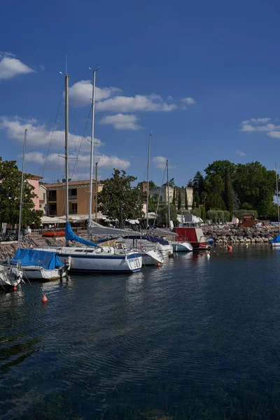 Bardolino Italy July 2022 Cisano Small Boat Harbor Summer Afternoon — 스톡 사진