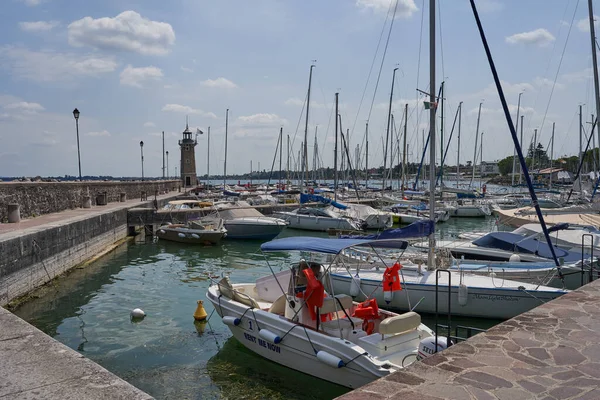 Desenzano Del Garda Italy July 2022 Yachts Boats Docked Port — Φωτογραφία Αρχείου