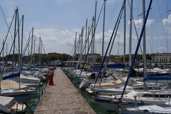 Desenzano Del Garda Italy July 2022 Yachts Boats Docked Port —  Fotos de Stock