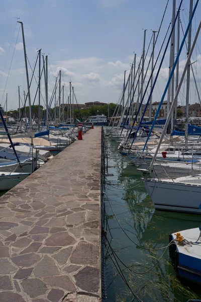 Desenzano Del Garda Italy July 2022 Yachts Boats Docked Port — Stock fotografie
