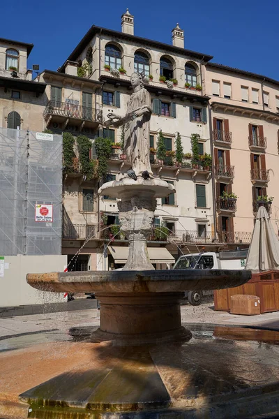 Βερόνα Ιταλία Ιουλίου 2022 Κεντρική Πλατεία Της Αγοράς Piazza Delle — Φωτογραφία Αρχείου