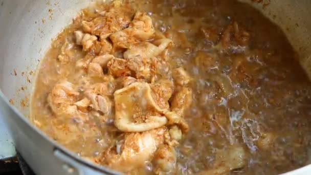Boling Gehakte Kip Met Chili Pasta Pot Thaise Noordelijke Voedsel — Stockvideo