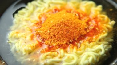 Stüdyo Chiangmai Tayland 'da kasede hazır şehriye.