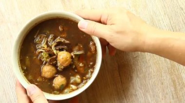 Çin çorbası köfte ve pilav, Stüdyo Chiangmai Tayland 'da