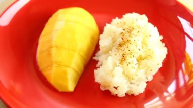 Mango ve yapışkan pirinç, Tayland yemeği.