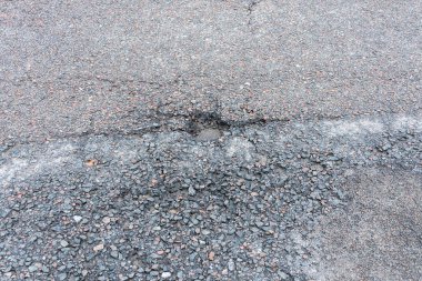 Yağmurdan sonra asfaltta bir delik, ilkbahardan sonra yolda bir çukur..