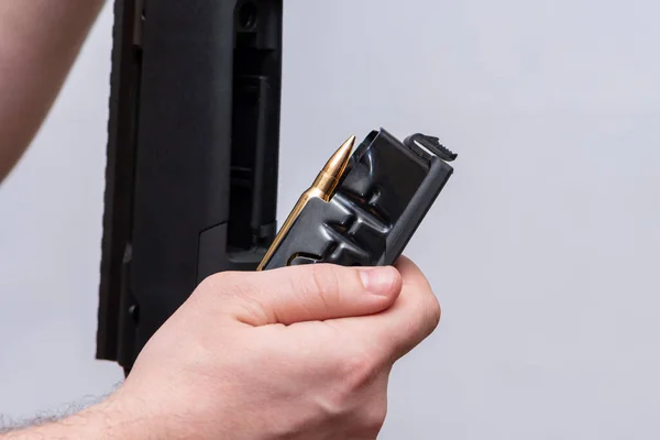 Şarjörlü Tüfek Mühimmatı Muharebe Silahları Bir Adam Tüfeğine Gerçek Mermi — Stok fotoğraf