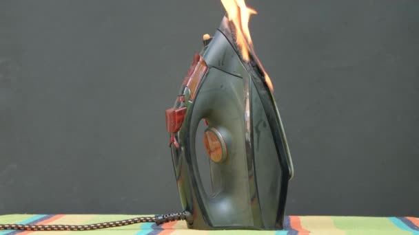 Fire Electric Iron Ironingboard Apartment Short Circuit Household Appliances Electrical — Stockvideo