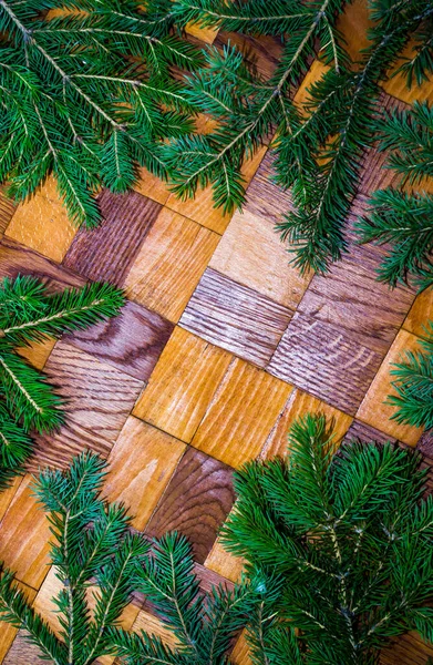 Украшение елки изолированы на деревянном фоне — стоковое фото