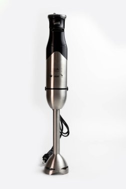 Siyah plastick beyaz arka plan üzerinde blander aksesuar seti ile izole elektrik