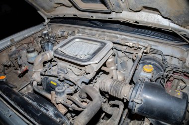 Dizel araba motoru, motor tamiri. eski araba