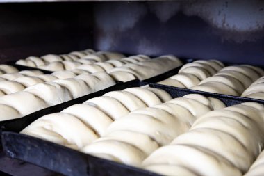 Ekmek için ayrılan hamur uygun ve pişirmeye hazır..