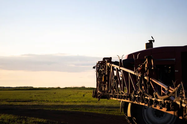 Traktor Khusus Untuk Perawatan Ladang Dari Gulma Dan Hama Foto — Stok Foto