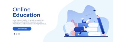 Çevrimiçi eğitim kavramı. Web sayfası için vektör düzeni. İnsanların uzaktan okuduğu düz bir tasvir. Öğrenciler evde online öğreniyor. Vektör illüstrasyonu EPS 10