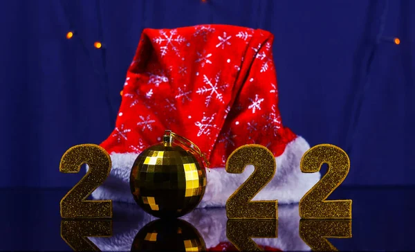 Nuovo 2022 Numeri Oro Cappuccio Rosso — Foto Stock