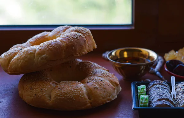 Brot Tee Und Datteln Halva Der Monat Ramadan — Stockfoto