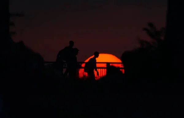 Słońce Robi Się Czerwone Wieczorem — Zdjęcie stockowe