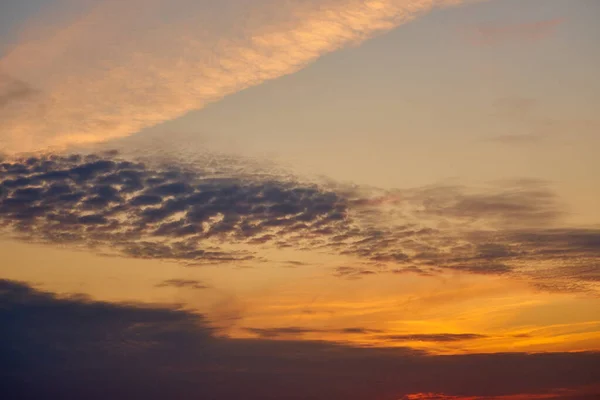 Arkaplan Olarak Gökyüzünde Renkli Bulutlar — Stok fotoğraf