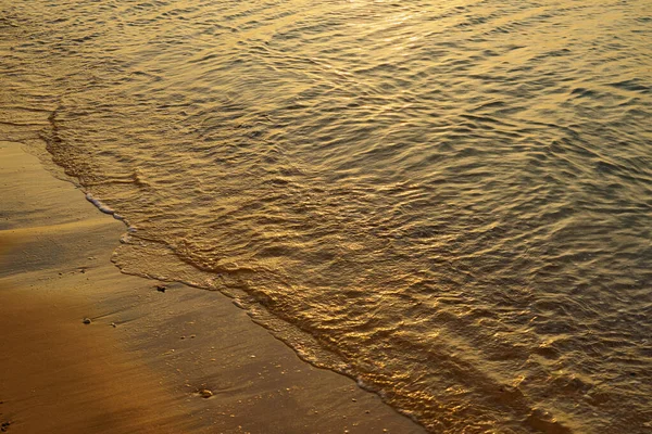 Fale Tropikalnej Piaszczystej Plaży Morza Czerwonego — Zdjęcie stockowe