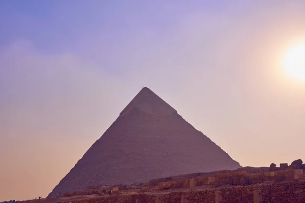 Die Pyramide Von Khafre Nebligen Dunst Mit Ruinen Vordergrund — Stockfoto