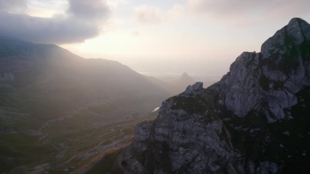 Pics Montagne Aube Capturés Par Drone Aérien Direction Soleil Levant — Video