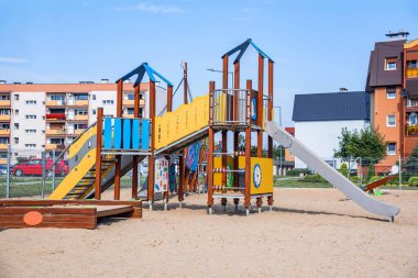 Avrupa 'da renkli bir oyun alanı. Temiz hava eğlencesi
