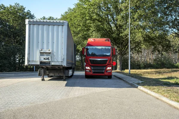 Ciężarówka Parkingu Bez Przyczepy Nauka Parkowania — Zdjęcie stockowe