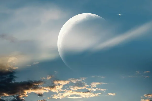Ηλιοβασίλεμα Στον Ουρανό Σελήνη Και Βράδυ — Φωτογραφία Αρχείου