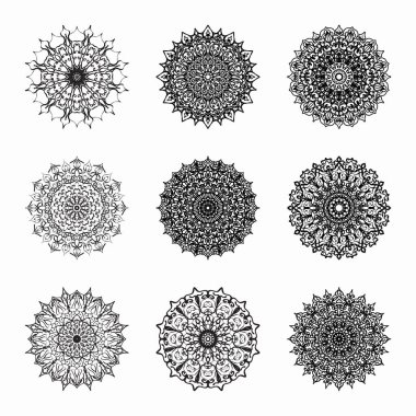 Henna, Mehndi, dövmeler, dekorasyonlar için mandala şeklinde dairesel desenler. Etnik doğu tarzında dekoratif dekorasyon. Boyama kitabı sayfası.