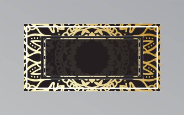 Mandala tarzında duvarda altın çerçeve.