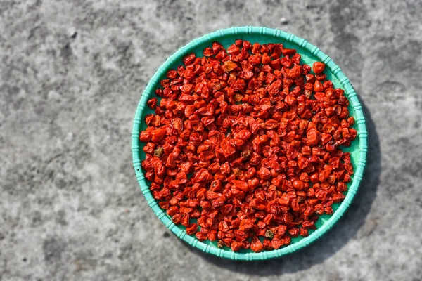 Himalaya biberleri, Dalle Khursani olarak da bilinir dünyada bulunan en acı biberlerden biridir..