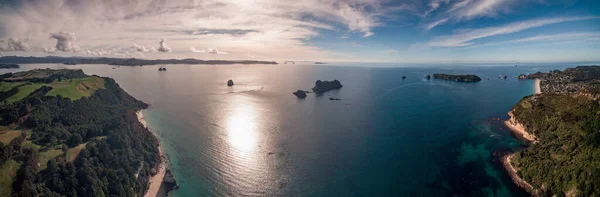 The beautiful coast of coromandel bay, new zealand — Stockfoto
