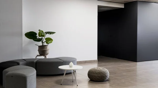 Edificio corporativo con sala vacía minimalista 2. concepto de foto hermosa de alta calidad — Foto de Stock