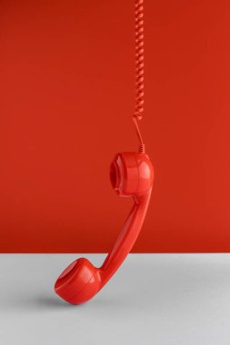 Kablodan sarkan telefon ahizesi. Yüksek kalite fotoğraf