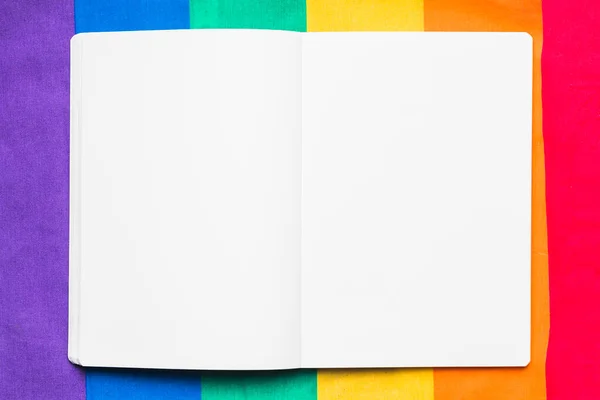 Fondo de arco iris copybook vacío — Foto de Stock