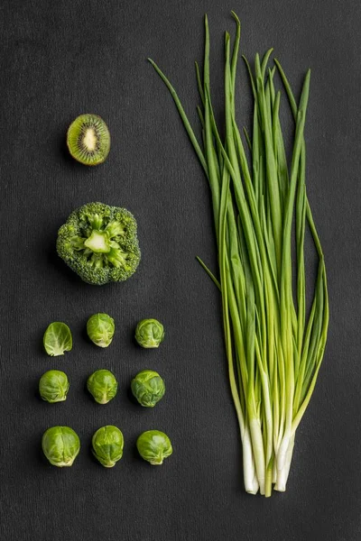 Brokolice s pažitkou a růžičkovou kapustou. Kvalitní fotografie — Stock fotografie