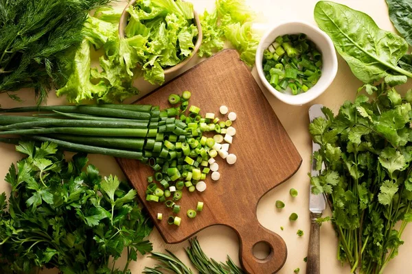 Plochá ležela zelená zelenina sortiment. Kvalitní fotografie — Stock fotografie