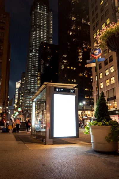 Mock up billboard bus stop. Foto de alta qualidade — Fotografia de Stock