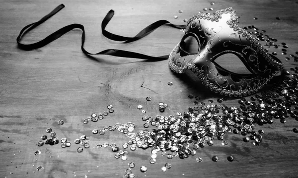 Venetian carnival mask with sequins wooden desk. High quality photo — Stock Photo, Image