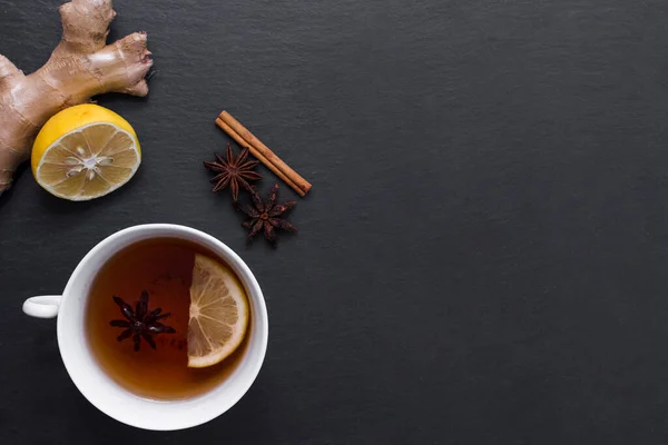 Citrónový čaj se zázvorovou skořicí. Kvalitní fotografie — Stock fotografie