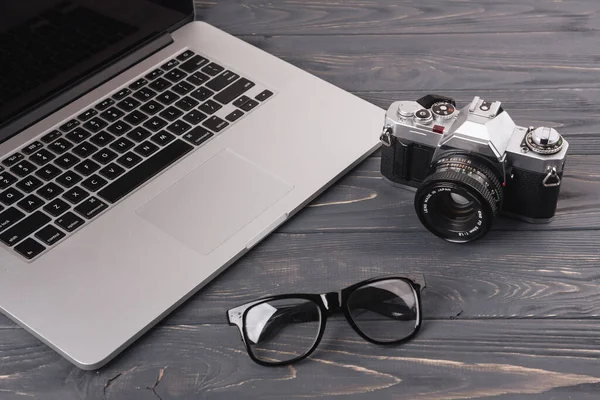 laptop kamera gözlüğü masası. Yüksek kalite fotoğraf