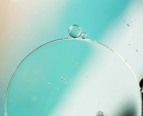 大きな円の透明な結晶水です 高解像度写真 — ストック写真