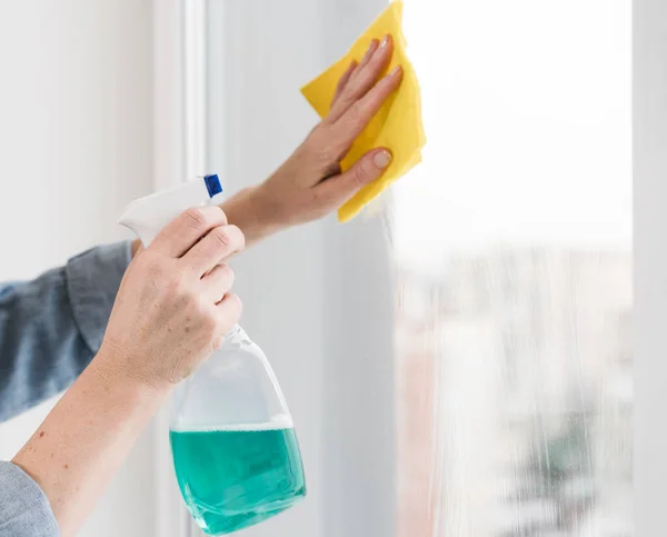 Side View Woman Washing Window — Stockfoto