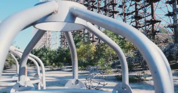 Fémkonstrukció Ipari Radarantenna Elhagyott Tárgy Leromlott Radarív Csernobilban Rakétakilövések Észlelésére — Stock videók