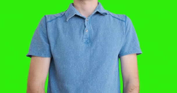 Unrecognizable Man Showing Thumbs Background Chest Chroma Key Green Screen — Vídeo de stock