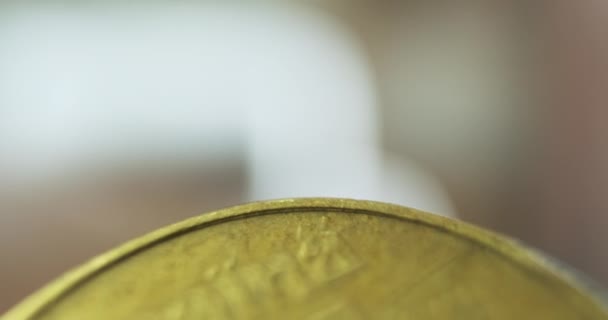 Χέρι Δείχνει Κέρμα Εξαιρετικά Κοντινό Καπίκια Νόμισμα Της Ουκρανίας Μια — Αρχείο Βίντεο